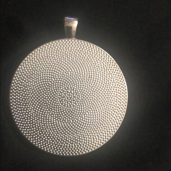 🍁2-for-$18🍁Hand-Painted Fluid Art Pendant - Picture 3 of 3